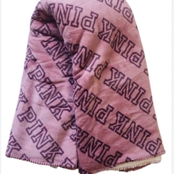 VS Pink Mauve Logo Sherpa Blanket - Picture 2 of 3